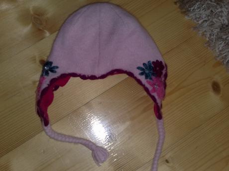 Teplučká čiapočka, 74