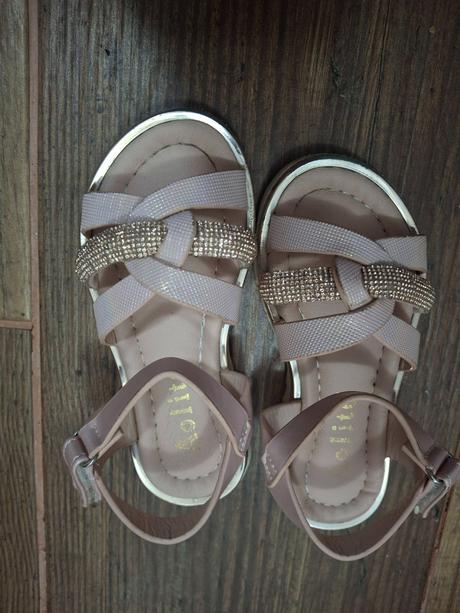 Dievčenské sandálky, 24