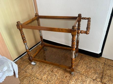 Servírovací vozík,