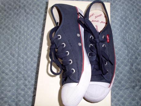 Tmavomodré 3, levis,36