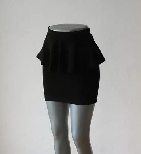 Elegantná čierna peplum sukňa puzdrový stri, bershka,s