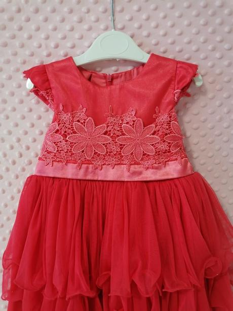 Slavnostne saty s bohatou suknou, 98