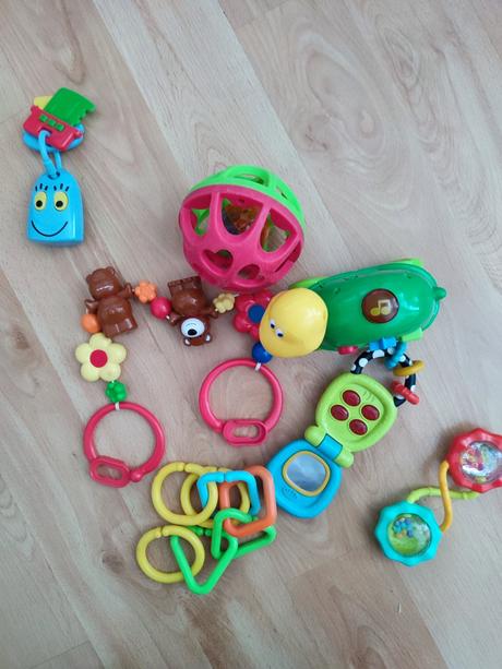 Hračky,hrkalky,