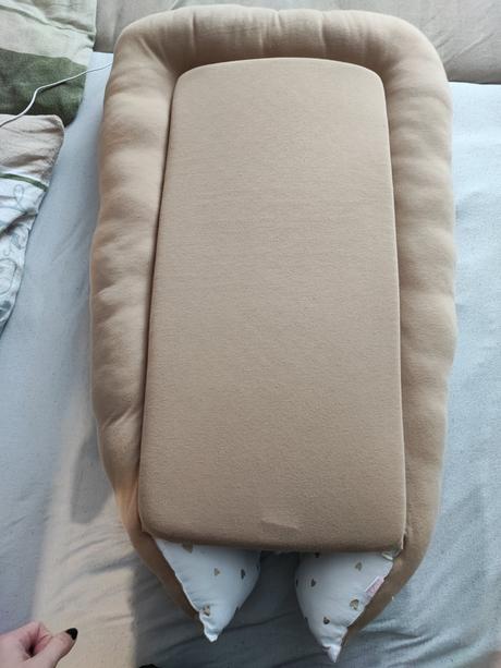 Hniezdo a zavinovačka ingvart,