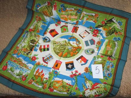 Vzorované šatky, 62