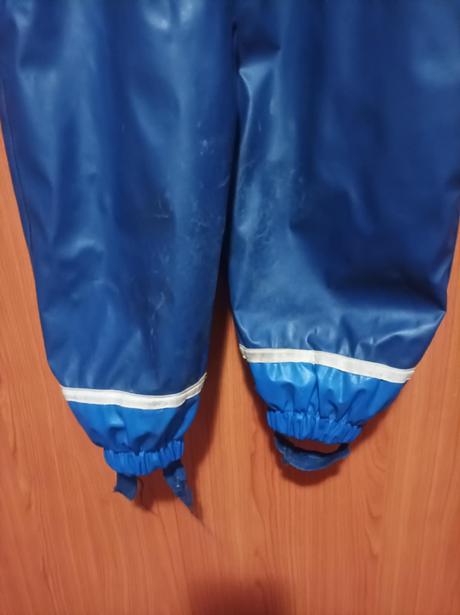 Gumenné nohavice do dažda, 86