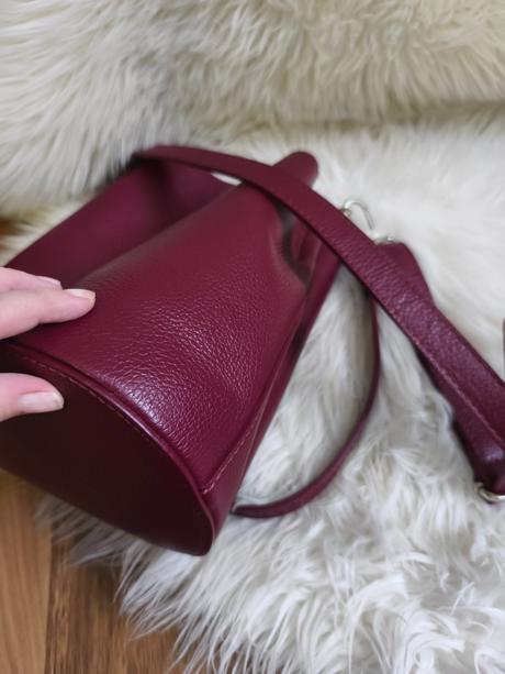 Dámska nadčasová kožená kabelka made in italy,