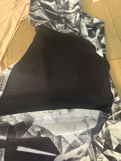 Elasticke fitnes legíny - top stav, xs