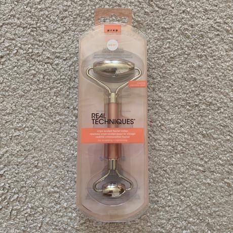 Real techniques oceľový face roller, 