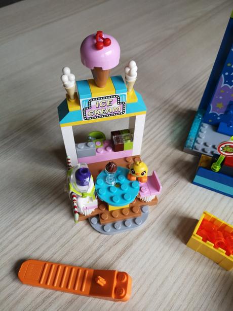 Lego 4+ toy story 10770 buzz a woody v lunaparku, 