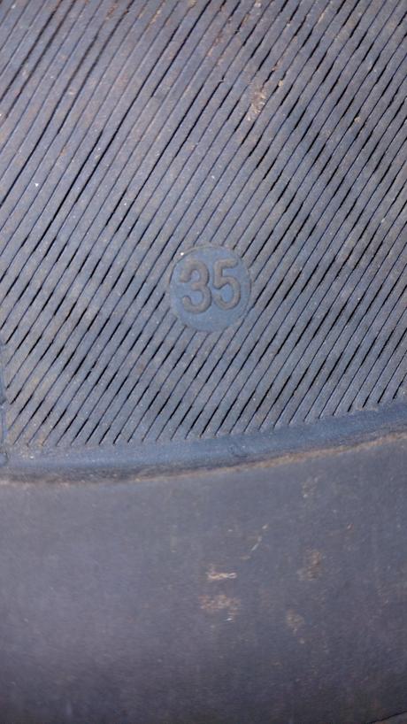 Spoločenské- vnútro 21,5, 35