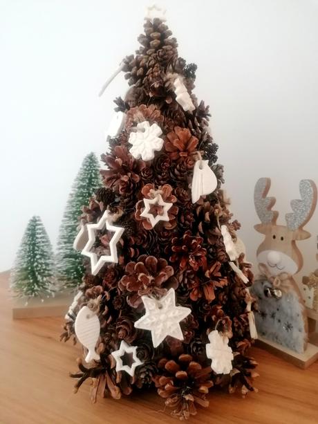 Vianočný stromček zo šišiek - 40 cm, 