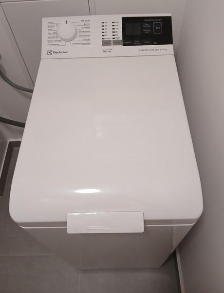 Top stav úzka zvrchu plnená práčka electrolux, electrolux