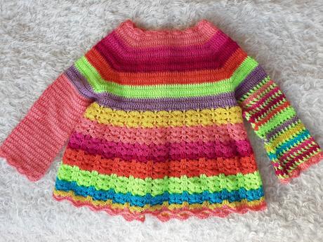 Handmade nádherný svetrík 92, výborný stav, 92