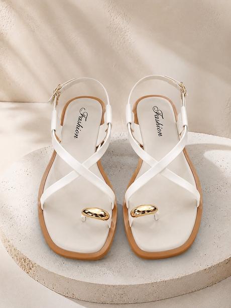 Dámske sandále s elegantným zlatým detailom, 37