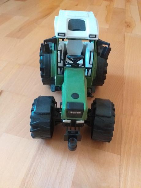 Mám na predaj traktor,