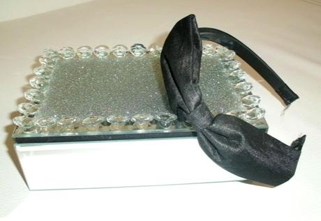 Jednoduchá čierna čelenka, 