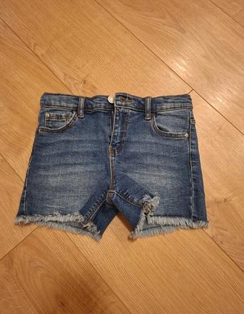 Kratase nove, primark,122