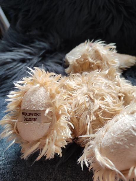 Plyšový zajačik bukowski, 