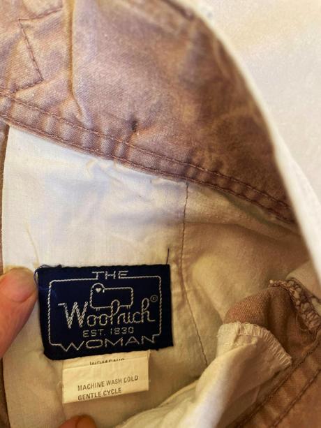 Bermudy s vysokým pásom, 44