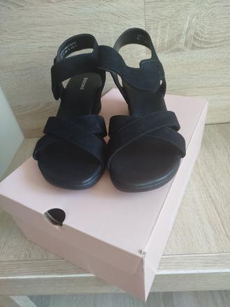 Sandálky, deichmann,37
