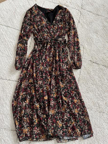 Kvietkované midi šaty, s