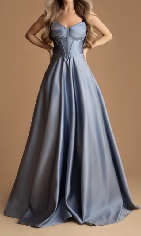 Svetlomodré spoločenské šaty, s