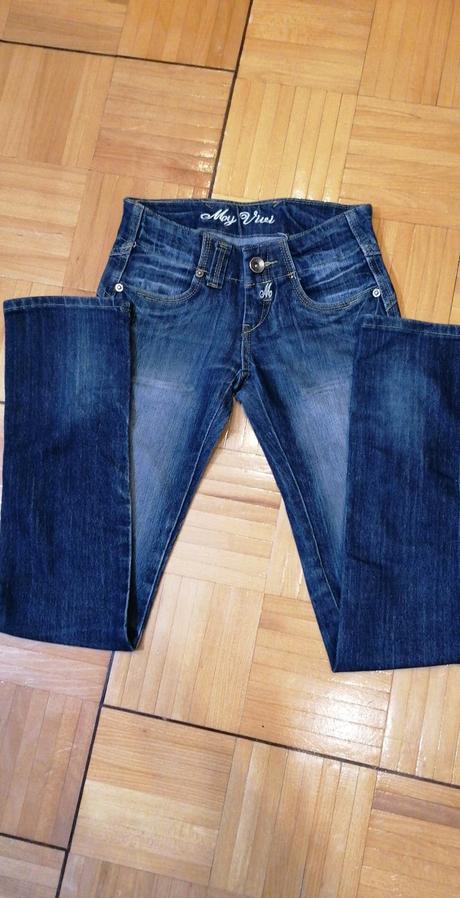 Tmavomodré rifle, 34