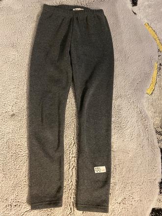 Predám dievčenské zateplené nohavice veľ.140-146cm, lewro,140