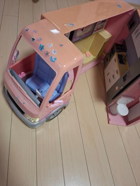 Barbie karavan,