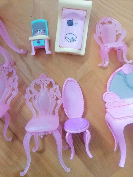 Nábytok pre bábiky, 