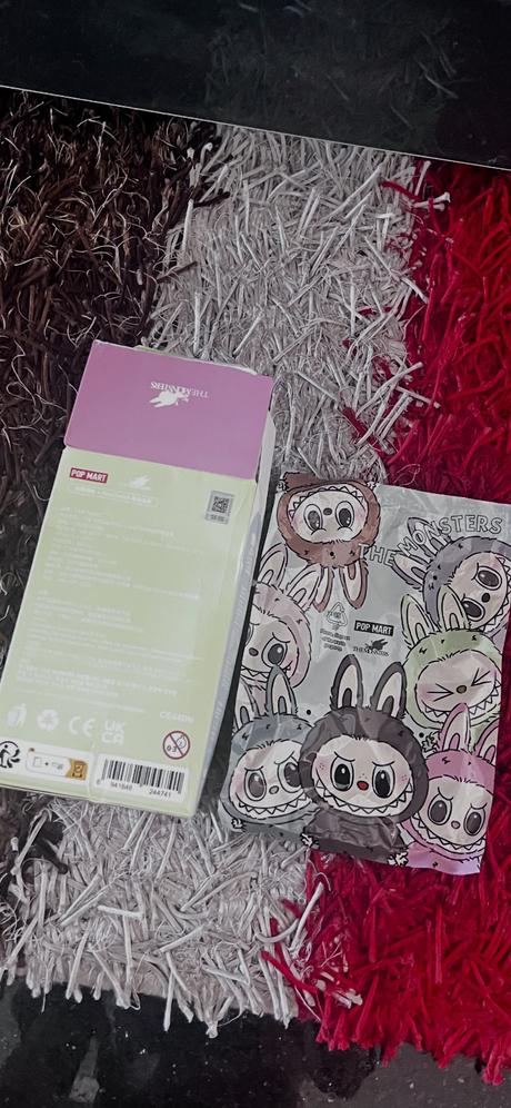 Labubu exciting macaron lychee berry,