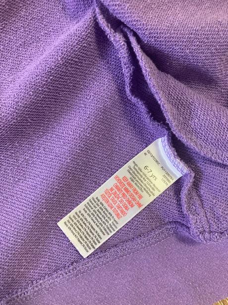 Mikinka s kapucnou, 122