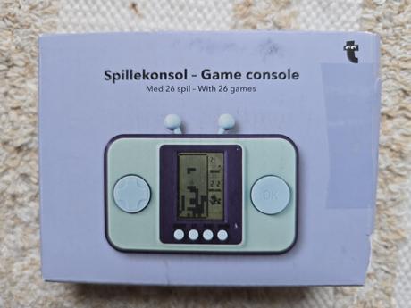 Hracia konzola - 26 hier, 