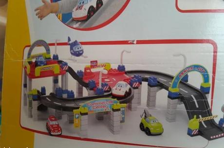 Autodráha s 3 autíčkami a vrtuľníkom,