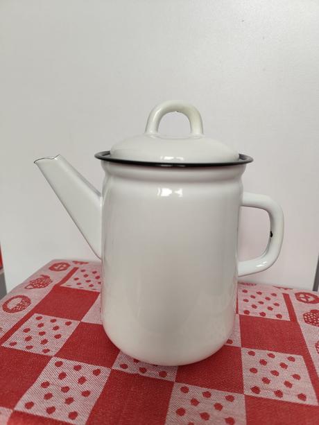 Biely čajník, 