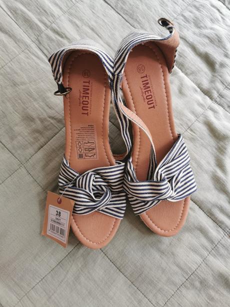 Sandalky, nenosene timeout, lee cooper,38