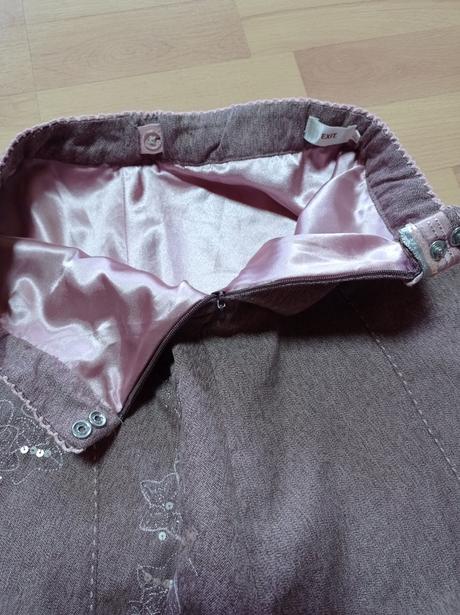 Krásna elegantná sukňa, 134