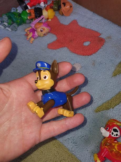 Postavičky väčšie paw patrol 1.5 eur ks,