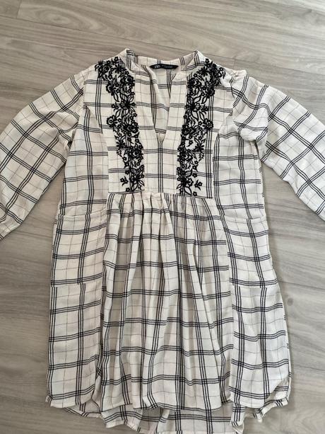 Zara šaty s výšivkou, zara,m