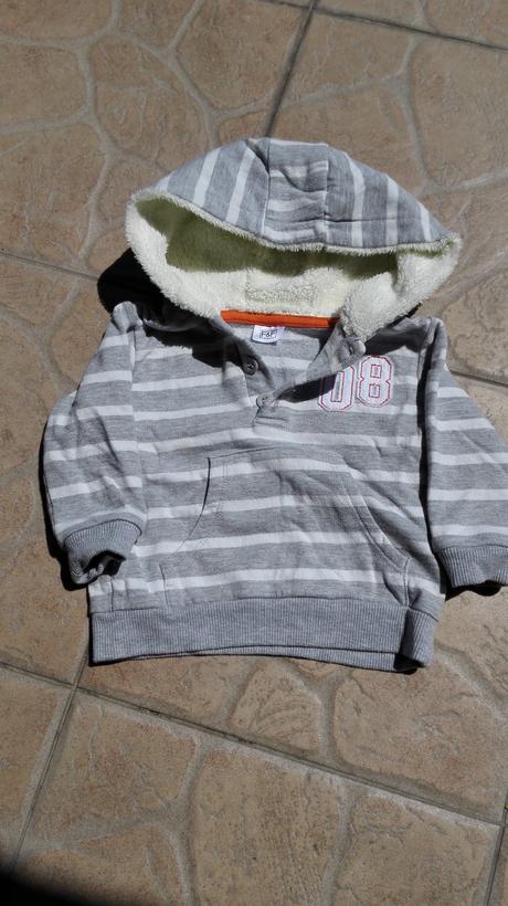 Sivá mikinka, f&f,68