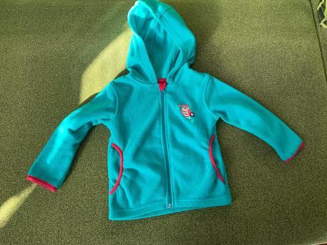 Balík oblečenia v. 92, 86–98