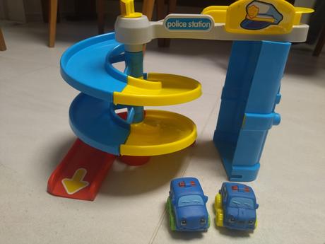 Autodráha s dvoma autíčkami, 