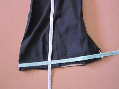 1570. tm. šedý oblek, 46