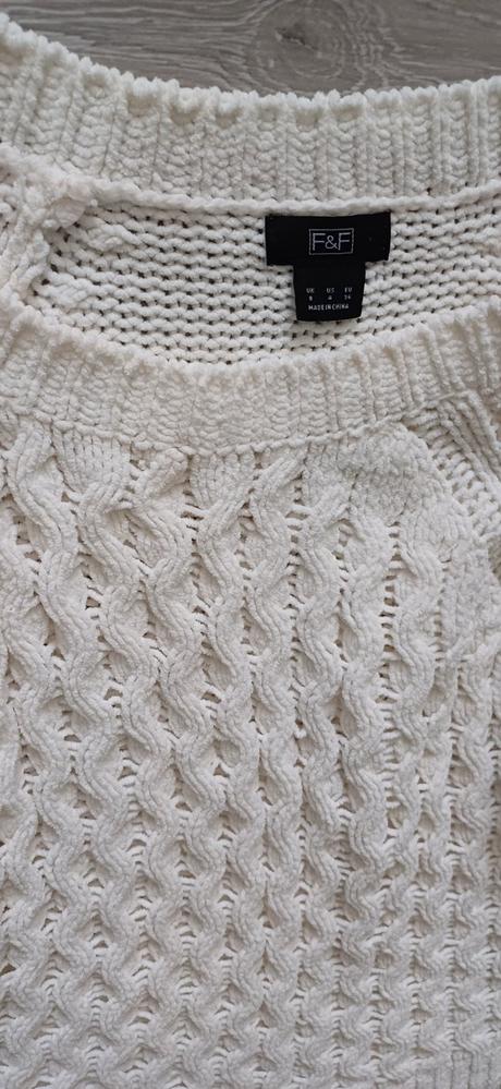 Sveter biely 36, f&f,s