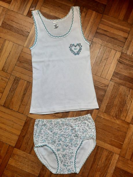 Dievčenské spodné prádlo, 116