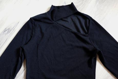 Body zaya s asymetrickým výstrihom, zara,l