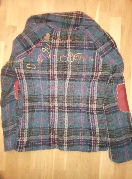 Desigual bunda, desigual,44