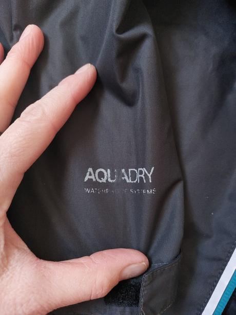 Tenká bunda na turistiku, 116