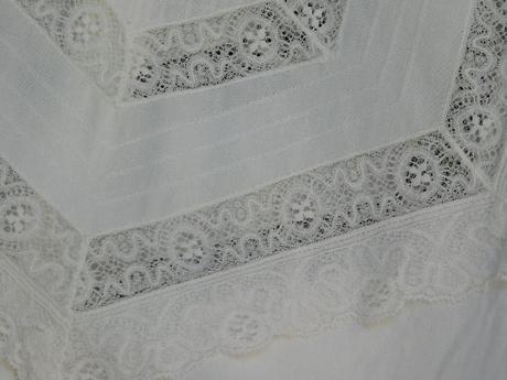 Velmi pekna vintage bluzka ku kroju, 42